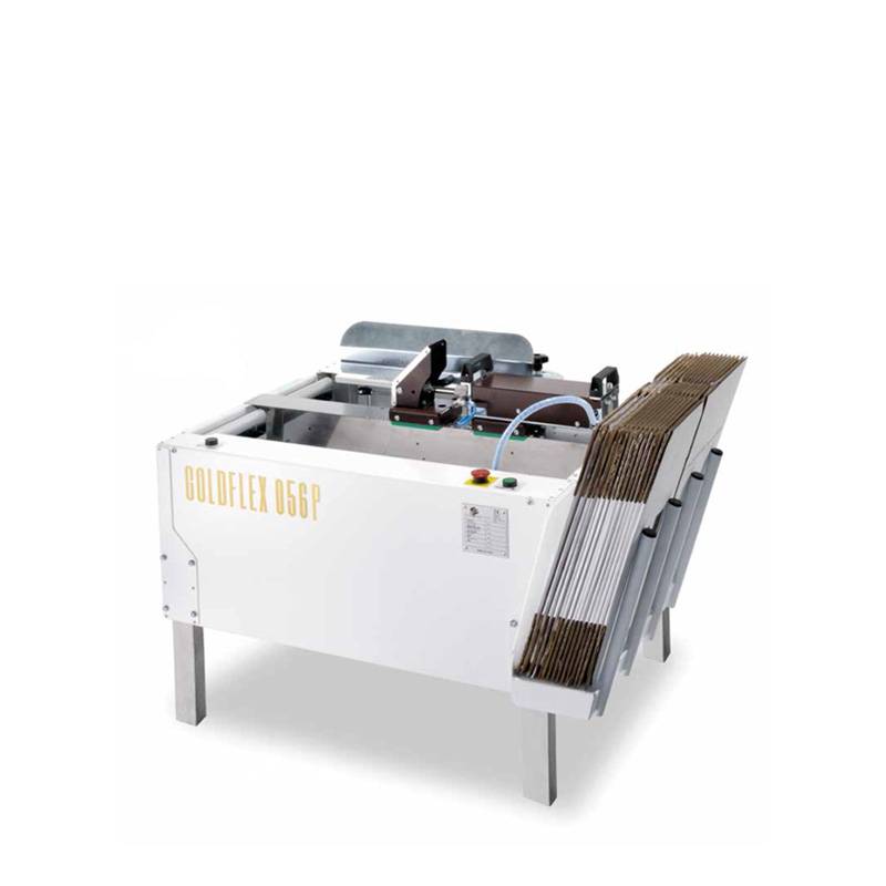 Machine de formage de caisses